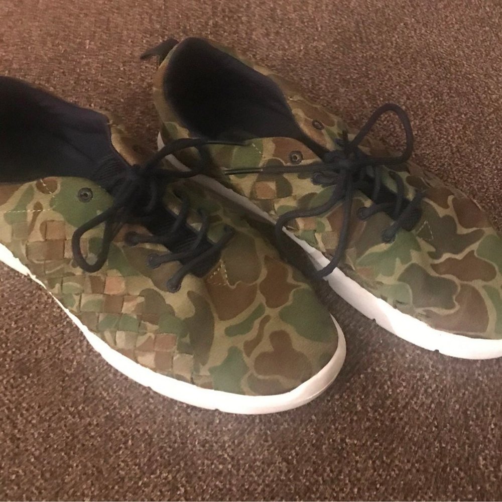 Vans size 11 camo sneakers